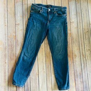 Women’s Gap Factory Jeans sz 8/29 Great condition! Legging skimmers